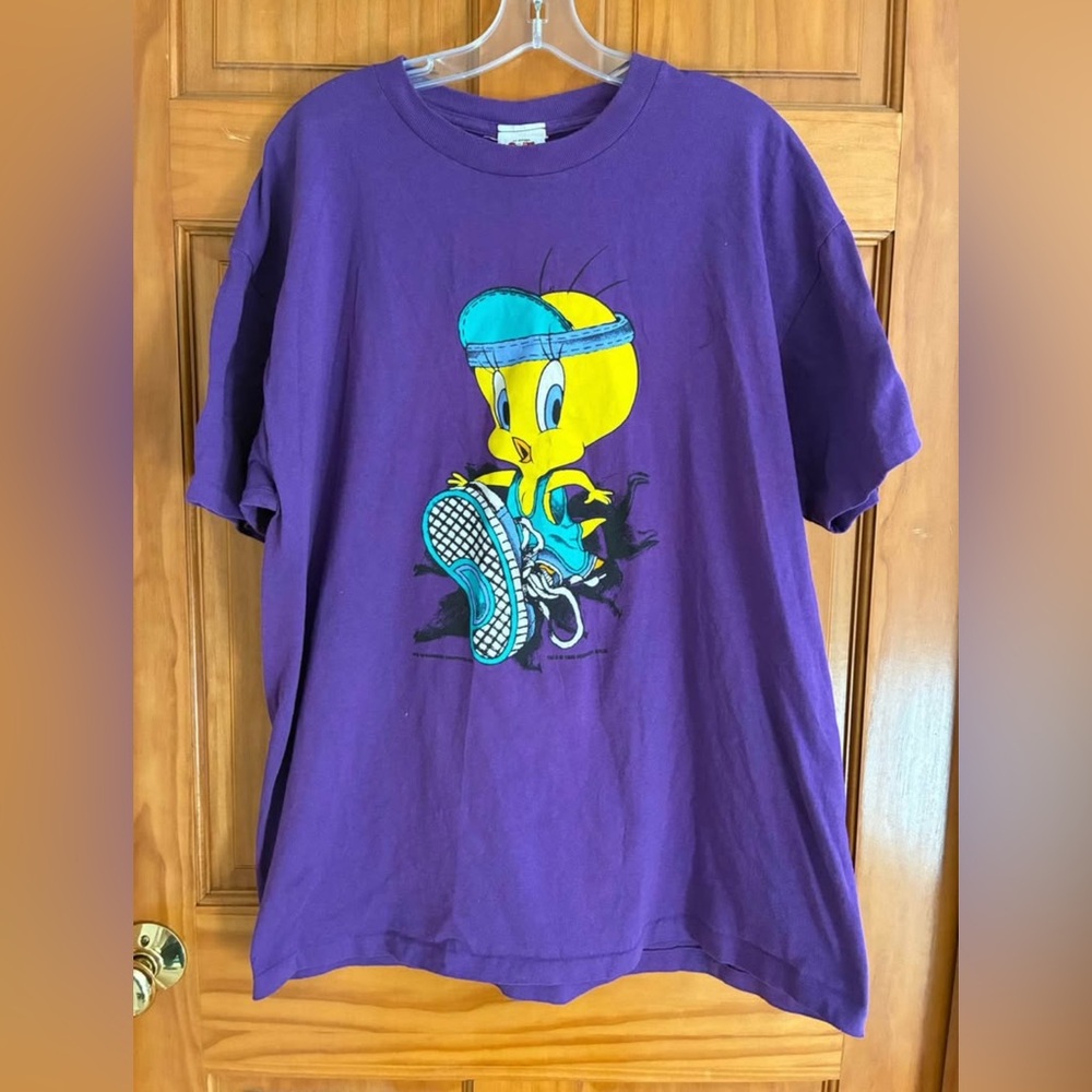 Vintage 1996 Looney Tunes Tweety Bird Running Shoe T-Shirt Purple Size XL